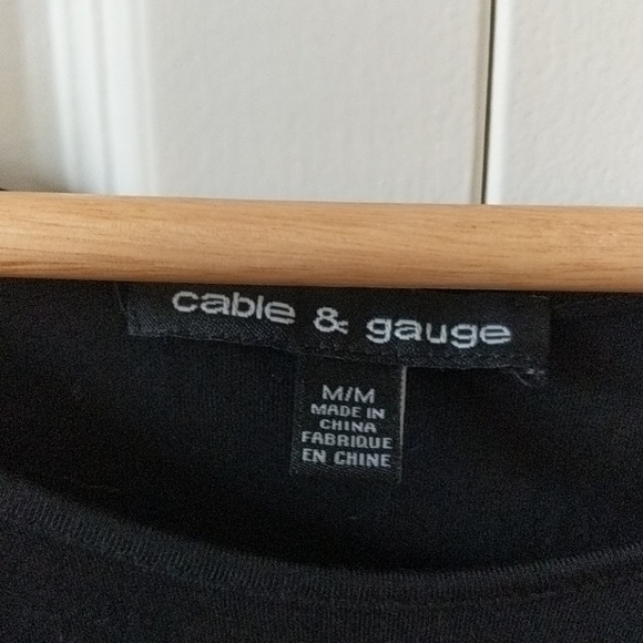 Cable & Gauge Black Top - Picture 2 of 4